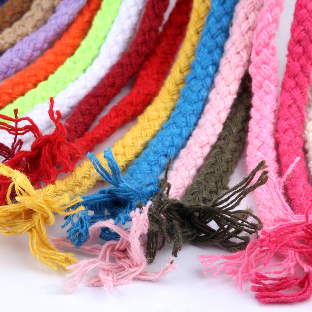 Pom-Poms & Tassels